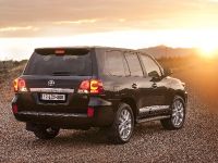Toyota Land Cruiser V8 (2012) - picture 6 of 12