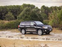 Toyota Land Cruiser V8 (2012) - picture 8 of 12