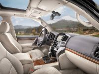 Toyota Land Cruiser V8 (2012) - picture 11 of 12