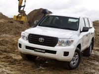 Toyota LandCruiser 200 V8 (2012) - picture 2 of 8