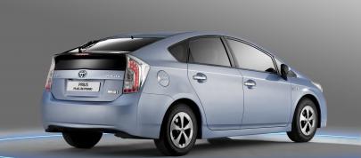 Toyota Prius Family (2012) - picture 4 of 9