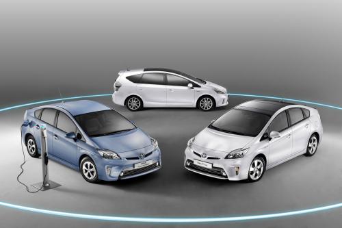 Toyota Prius Family (2012) - picture 9 of 9
