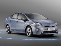 Toyota Prius Family (2012) - picture 2 of 9