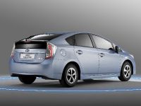 Toyota Prius Family (2012) - picture 4 of 9