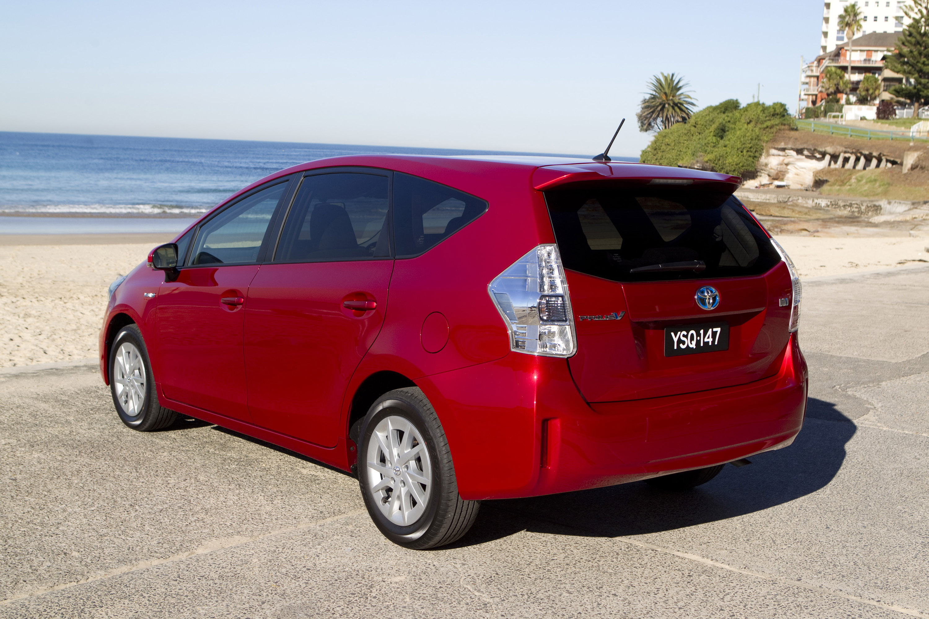 Toyota Prius v