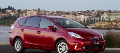 Toyota Prius v (2012) - picture 4 of 15