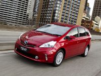 Toyota Prius v (2012) - picture 1 of 15