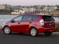 Toyota Prius v (2012) - picture 6 of 15