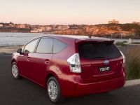 Toyota Prius v (2012) - picture 8 of 15