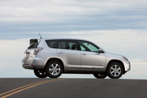 Toyota RAV4 EV (2012) - picture 25 of 35