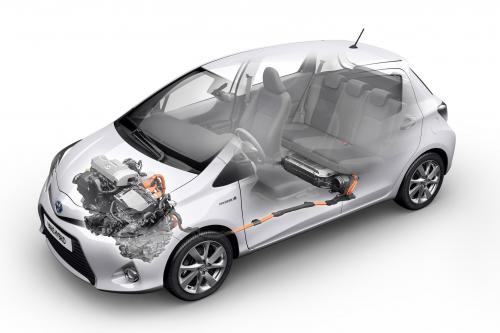 Toyota Yaris HSD (2012) - picture 1 of 5