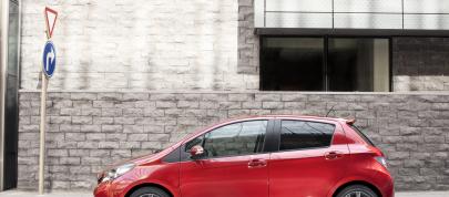 Toyota Yaris (2012) - picture 4 of 6