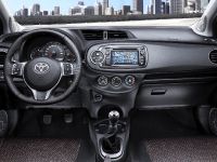 Toyota Yaris (2012) - picture 6 of 6