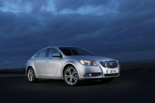 Vauxhall Insignia BiTurbo Diesel (2012) - picture 1 of 3
