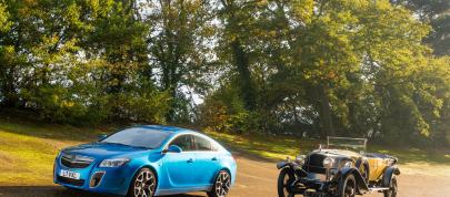 Vauxhall Insignia VXR SuperSport (2012) - picture 4 of 5