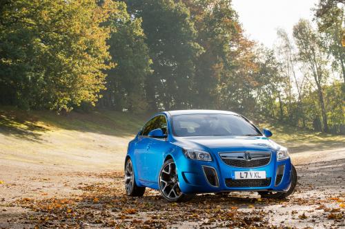 Vauxhall Insignia VXR SuperSport (2012) - picture 1 of 5
