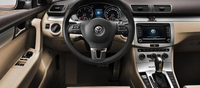 Volkswagen Passat Alltrack (2012) - picture 4 of 6