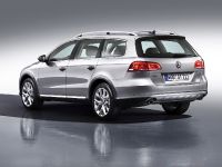 Volkswagen Passat Alltrack (2012) - picture 2 of 6