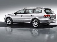 Volkswagen Passat Alltrack (2012) - picture 3 of 6