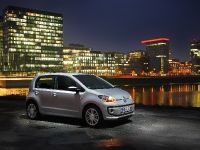 Volkswagen up! 4-door (2012) - picture 7 of 11