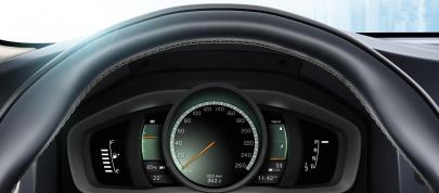 Volvo V60 Plug-in Hybrid (2012) - picture 15 of 37