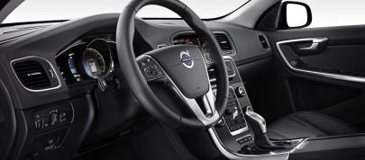 Volvo V60 Plug-in Hybrid (2012) - picture 36 of 37