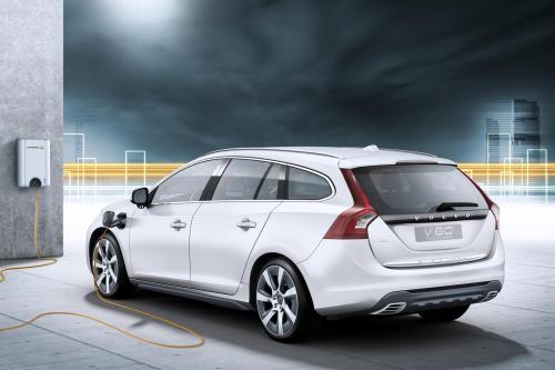 Volvo V60 Plug-in Hybrid (2012) - picture 8 of 37