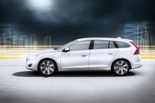 Volvo V60 Plug-in Hybrid (2012) - picture 9 of 37