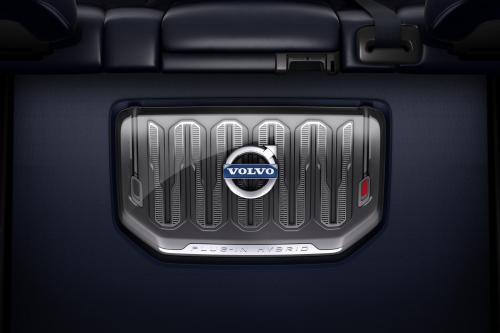 Volvo V60 Plug-in Hybrid (2012) - picture 17 of 37