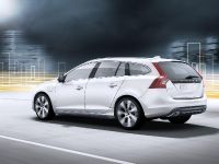 Volvo V60 Plug-in Hybrid (2012) - picture 5 of 37