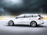 Volvo V60 Plug-in Hybrid (2012) - picture 6 of 37