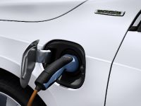 Volvo V60 Plug-in Hybrid (2012) - picture 10 of 37