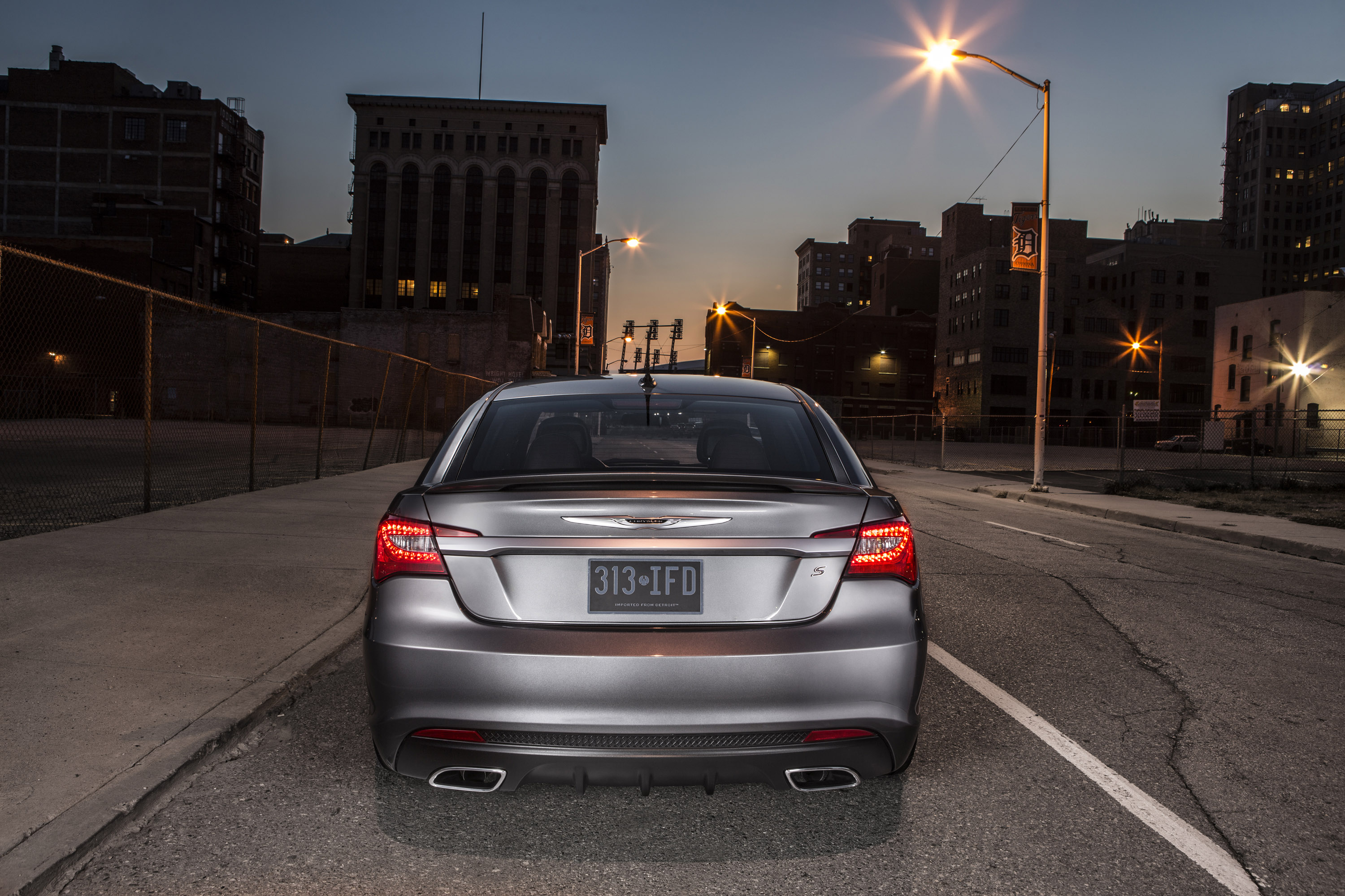 .5 Chrysler 200 S Special Edition