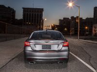 .5 Chrysler 200 S Special Edition (2013) - picture 6 of 17