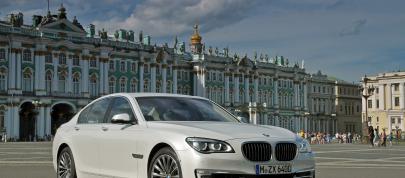 BMW 7 Series (2013) - picture 4 of 41
