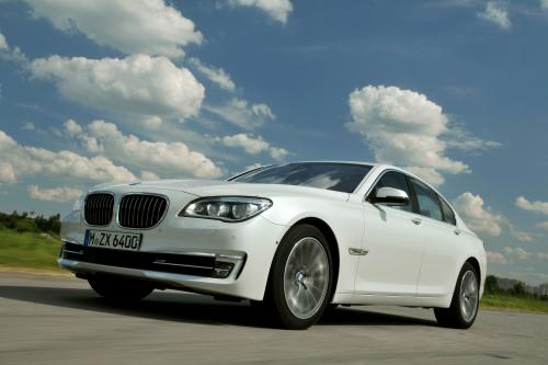 BMW 7 Series (2013) - picture 8 of 41
