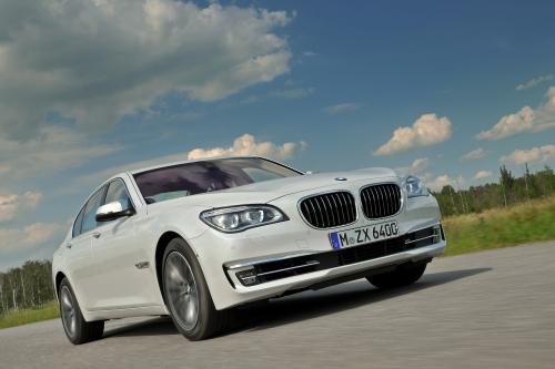BMW 7 Series (2013) - picture 9 of 41
