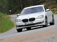 BMW 7 Series (2013) - picture 1 of 41