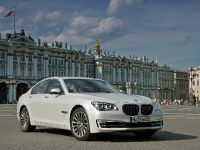 BMW 7 Series (2013) - picture 4 of 41