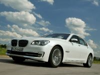 BMW 7 Series (2013) - picture 8 of 41
