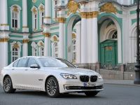 BMW 7 Series (2013) - picture 10 of 41