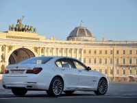 BMW 7 Series (2013) - picture 21 of 41