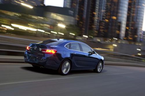 Buick Verano Turbo (2013) - picture 8 of 13