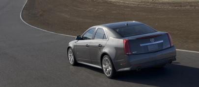 Cadillac CTS-V (2013) - picture 12 of 18