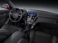 Cadillac CTS-V (2013) - picture 14 of 18