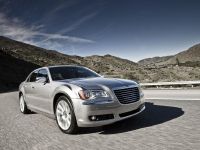 Chrysler 300 Glacier Edition (2013) - picture 1 of 3