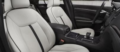 Chrysler 300 Motown Edition (2013) - picture 20 of 23