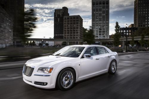 Chrysler 300 Motown Edition (2013) - picture 8 of 23