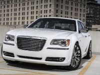 Chrysler 300 Motown Edition (2013) - picture 1 of 23