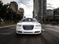 Chrysler 300 Motown Edition (2013) - picture 4 of 23